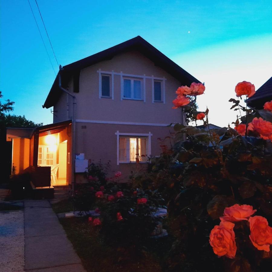 Edit Haz Hajdúszoboszló Exterior foto