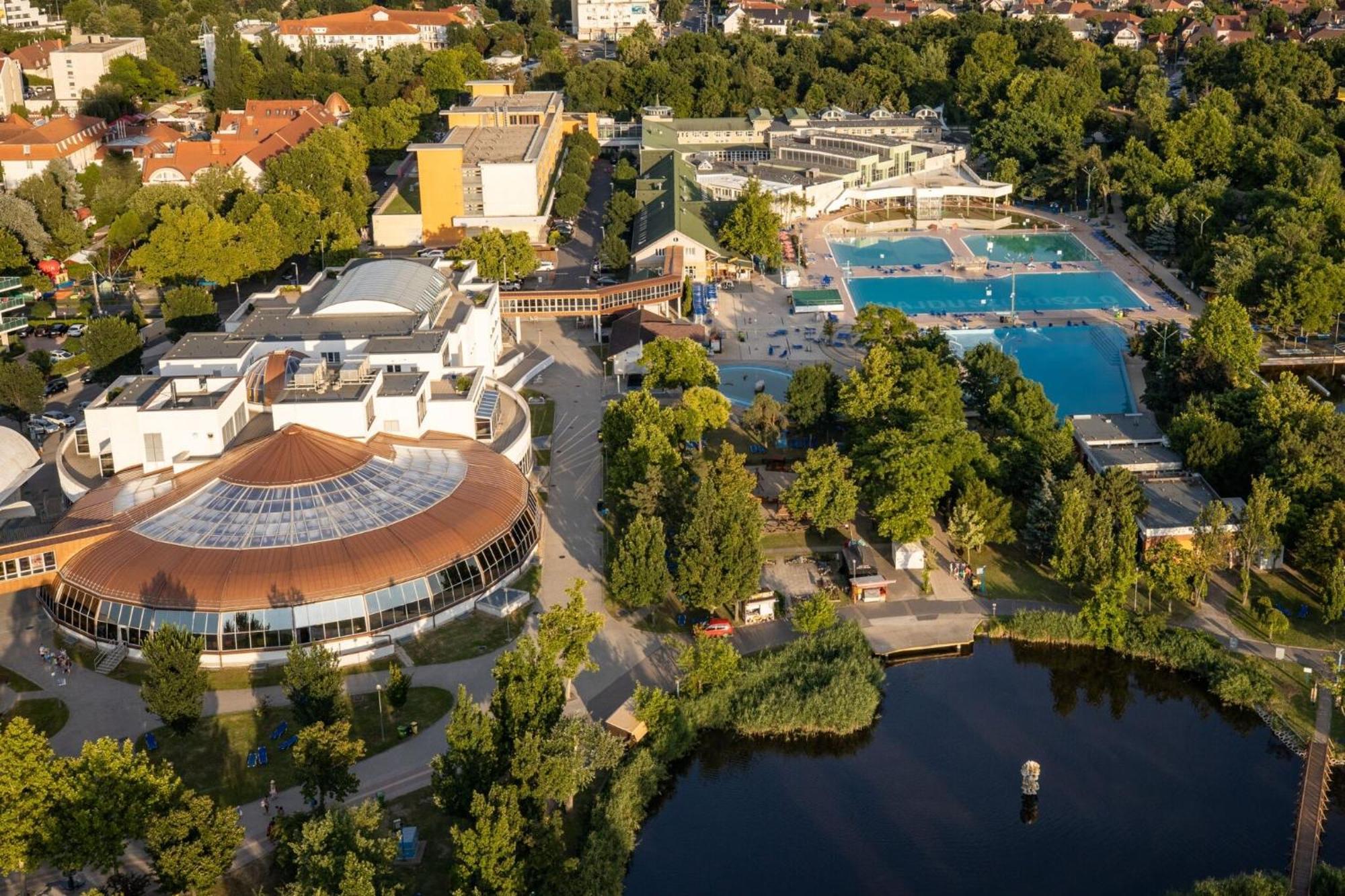 Edit Haz Hajdúszoboszló Exterior foto